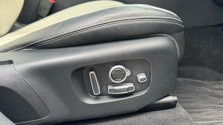 Land Rover Range Rover Velar 2.0 D180 R-Dynamic SE 5dr Auto Diesel Estate